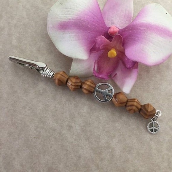 Blunt Clips Roach Clips - Picture 2 of 4